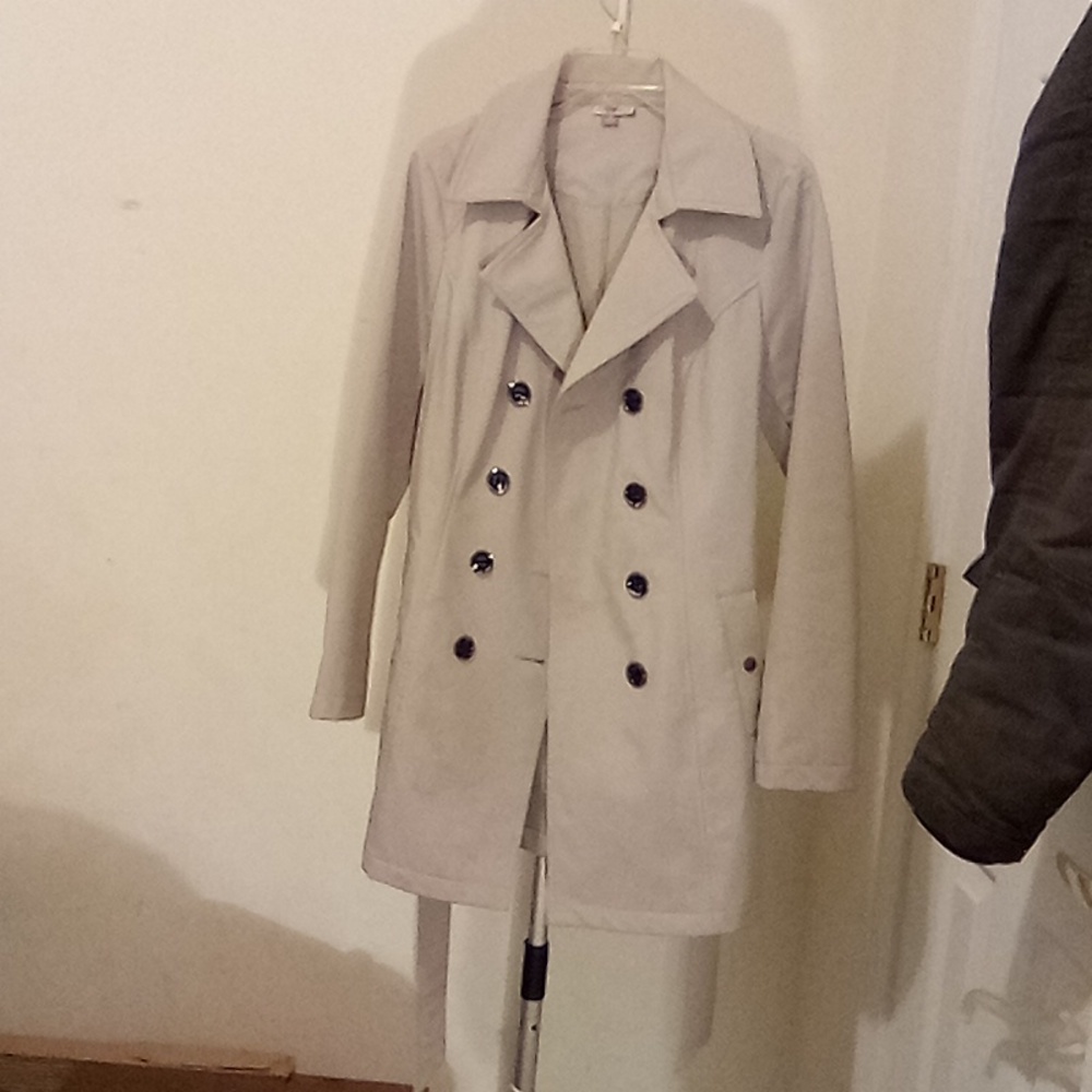 Roz & Ali M Coat.